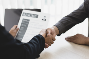 Read more about the article 🌍 Recherche d’Emplois dans le Monde : Guide Complet pour les Travailleurs en 2024