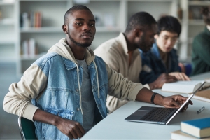 Read more about the article 📚Formation Professionnelle et Séjour Linguistique à l’International